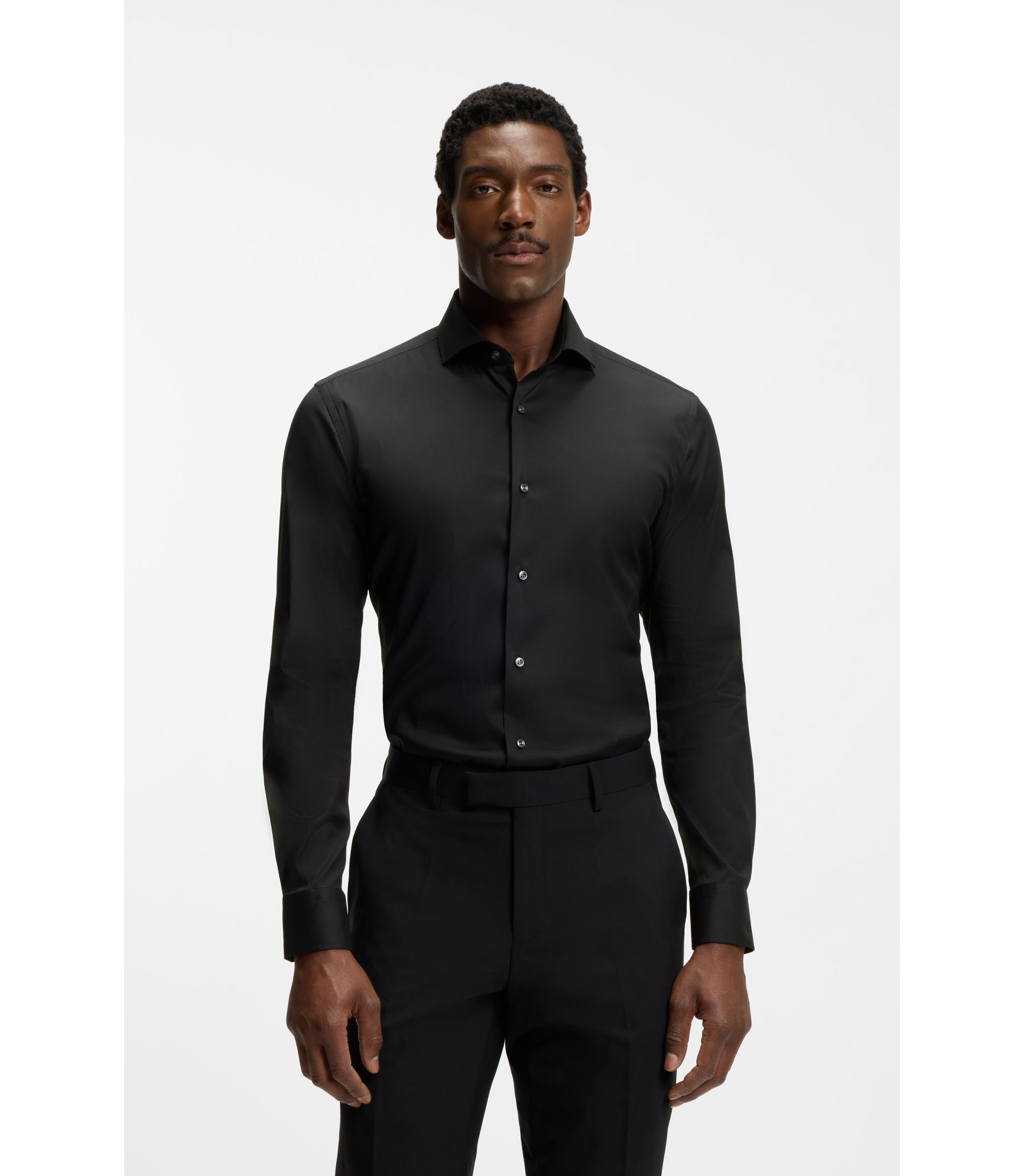 Slim-Fit Popeline-Hemd aus bügelleichtem Baumwoll-Mix