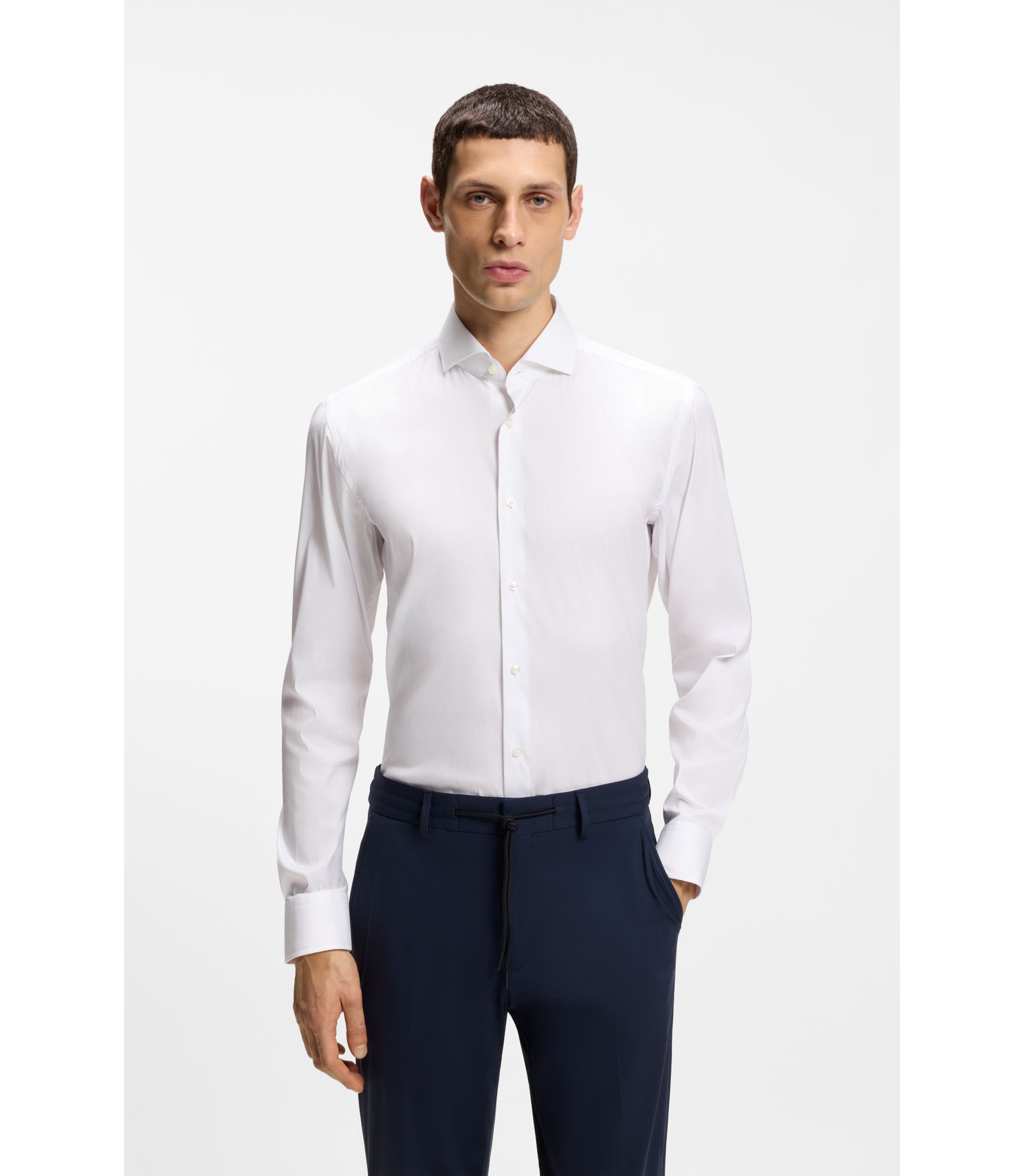 Slim-Fit Popeline-Hemd aus bügelleichtem Baumwoll-Mix