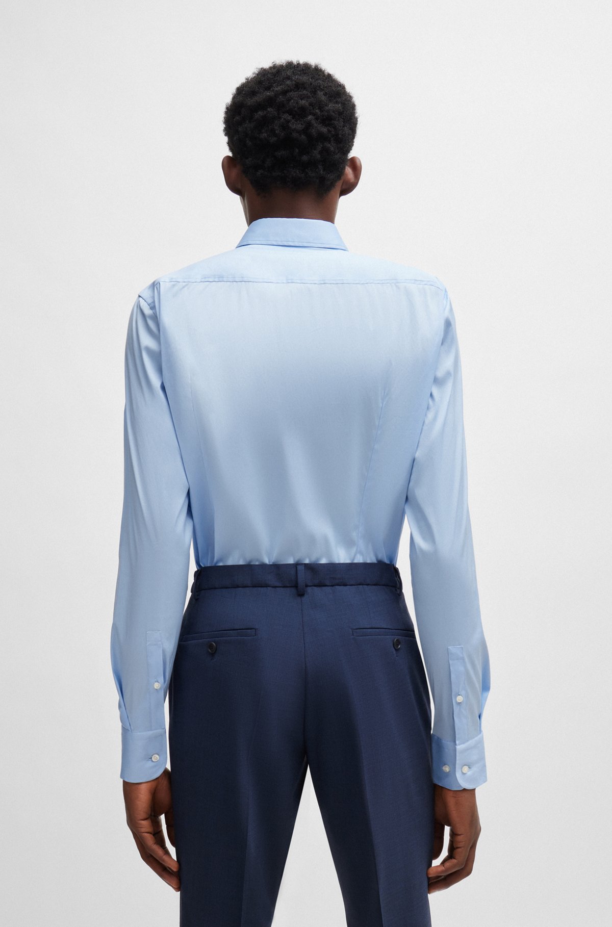 Slim-fit overhemd in gemakkelijk te strijken popeline van een katoenmix, Lichtblauw