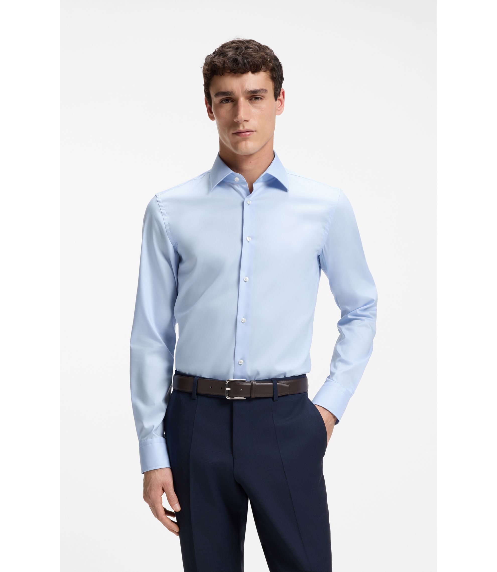 Slim-Fit Hemd aus bügelleichter Baumwoll-Popeline