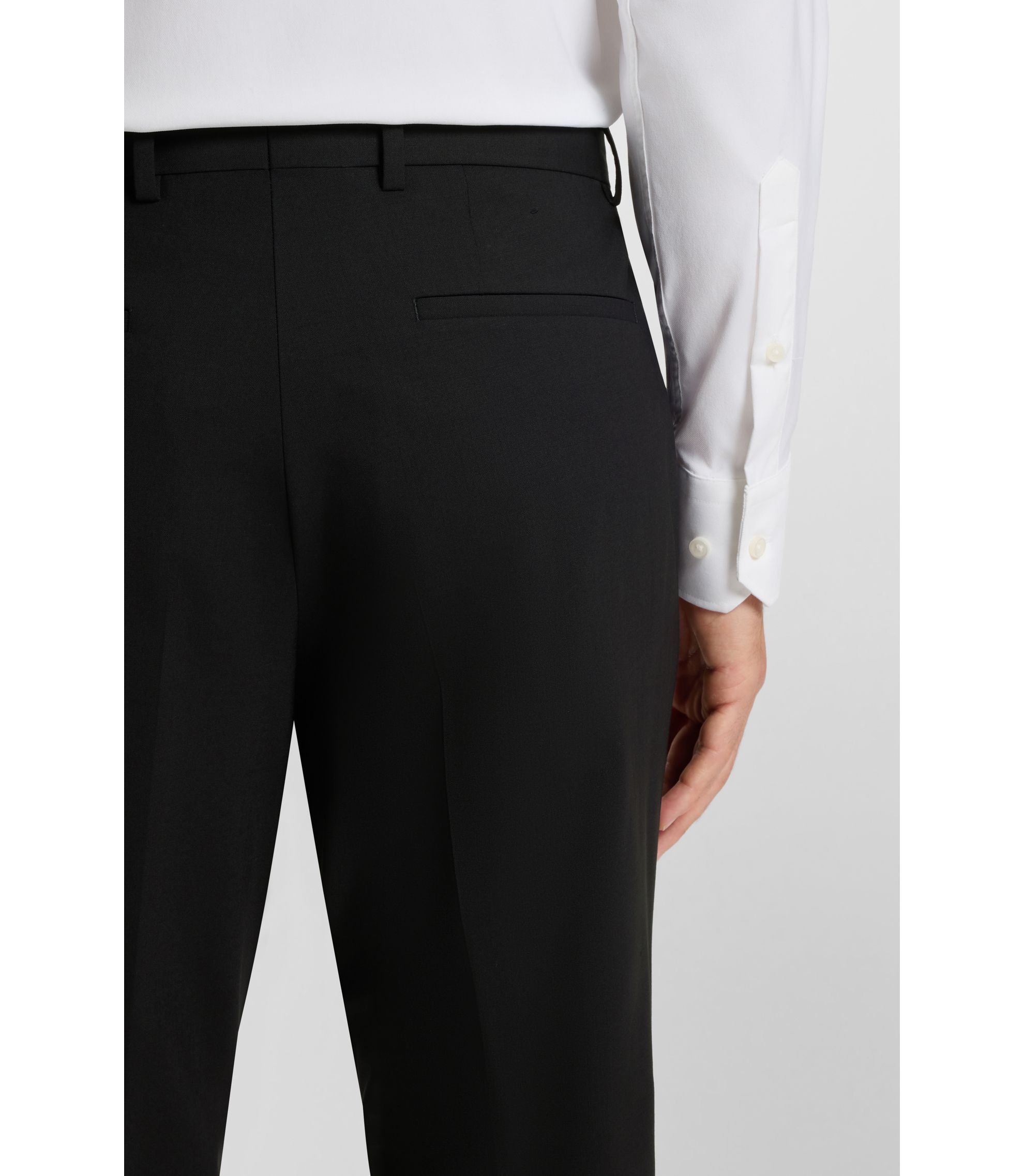 BOSS スリムフィットパンツ バージンウール　ブラック BOSS - スリムフィットパンツ バージンウールブレンド - ブラック