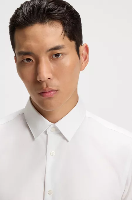 Slim-fit shirt in high-performance structured cotton