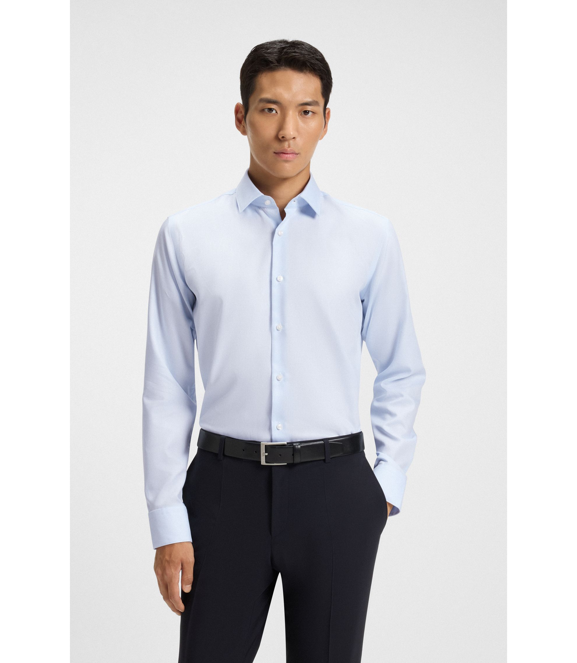 Slim-Fit Hemd aus strukturierter High-Performance-Baumwolle