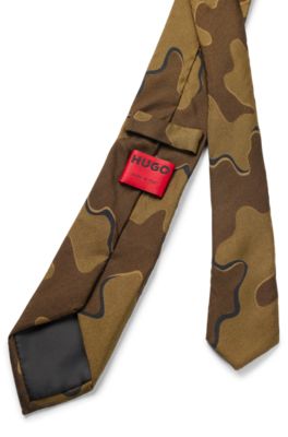 Cravatta con stampa camouflage e logo astratto HUGO BOSS Uomo Accessori Cravatte e accessori Papillon 
