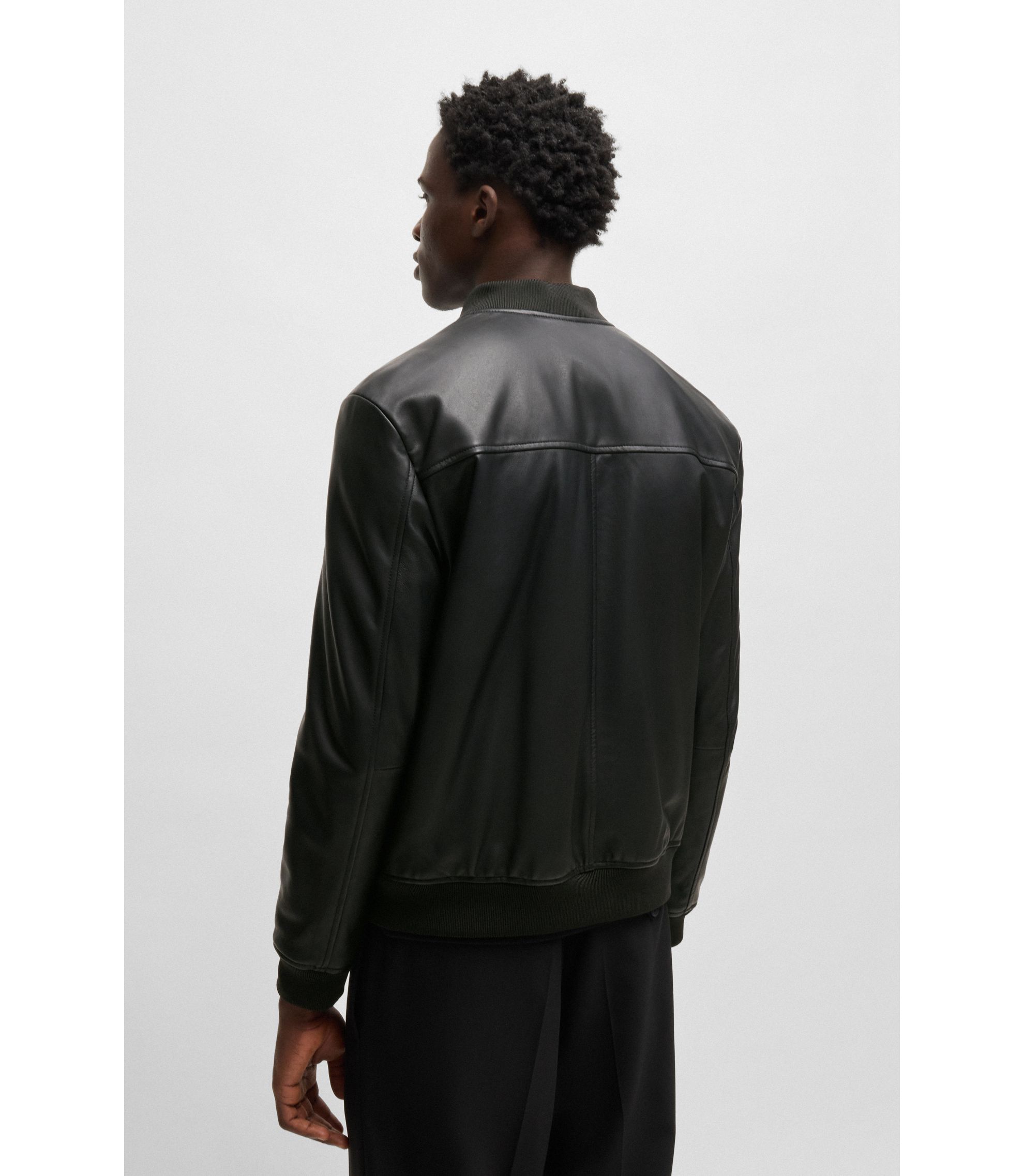 HUGO BOSS)スリムフィット ボンバージャケットレザー(定価11.8万)