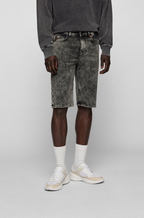 Tapered-fit shorts in grey comfort-stretch denim, Grey