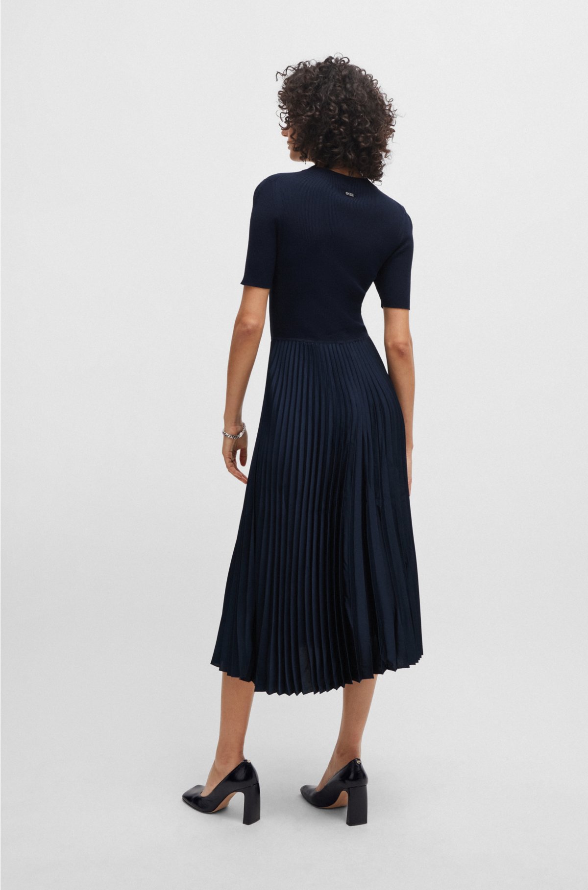 Short-sleeved dress with knitted top and plissé skirt, Dark Blue