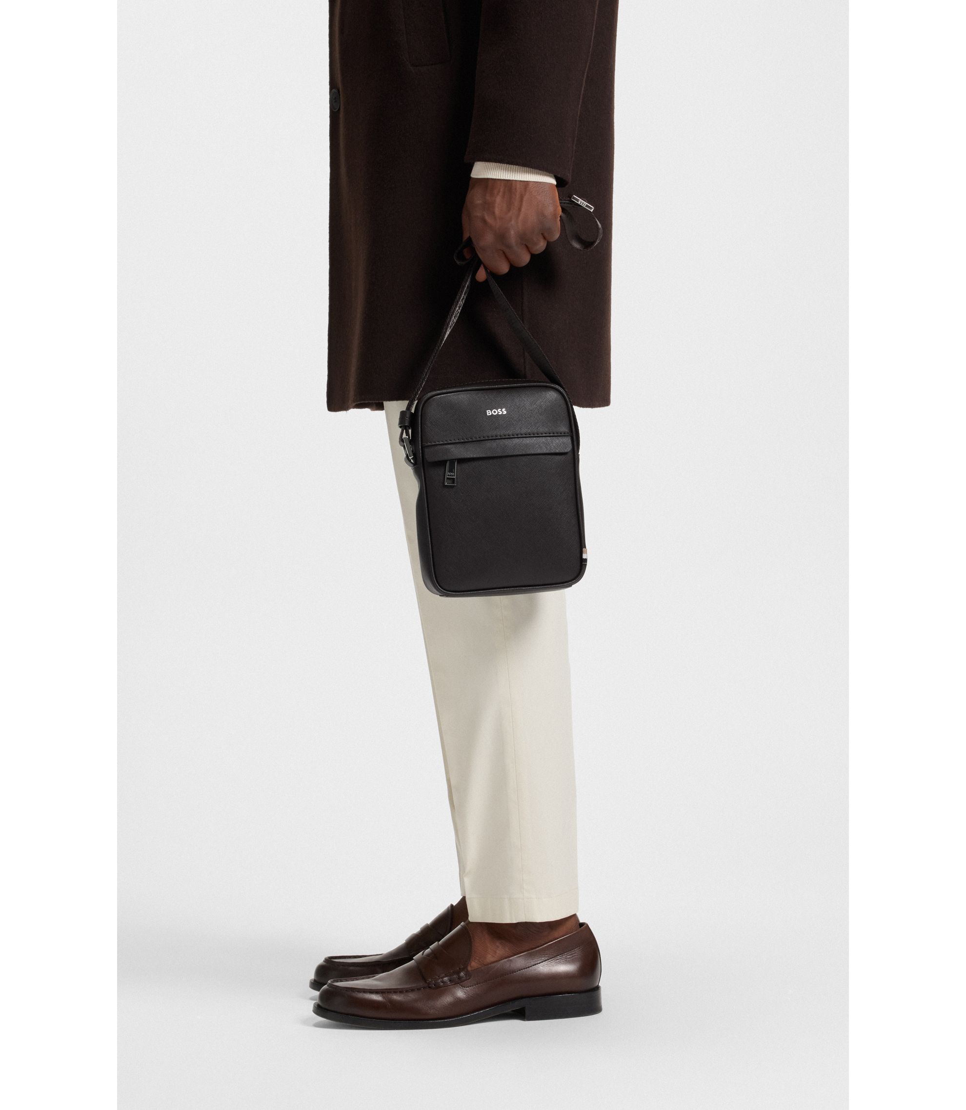 BOSS - レポーターバッグ シグネチャーストライプ＆ロゴディテール