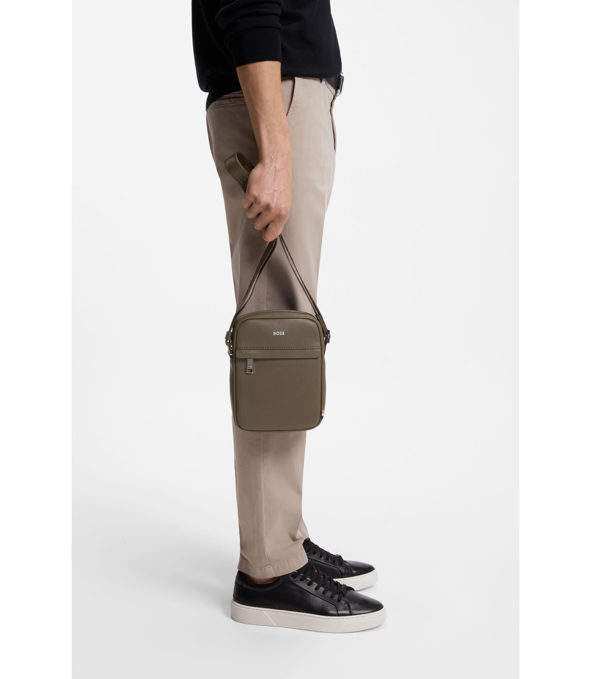 hbeu50483566_365_340?wid=1980&