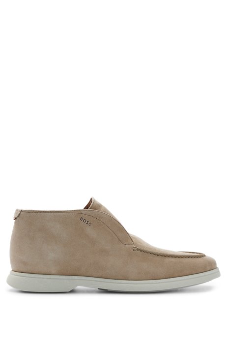 Desert boots in leather with logo detail, Beige