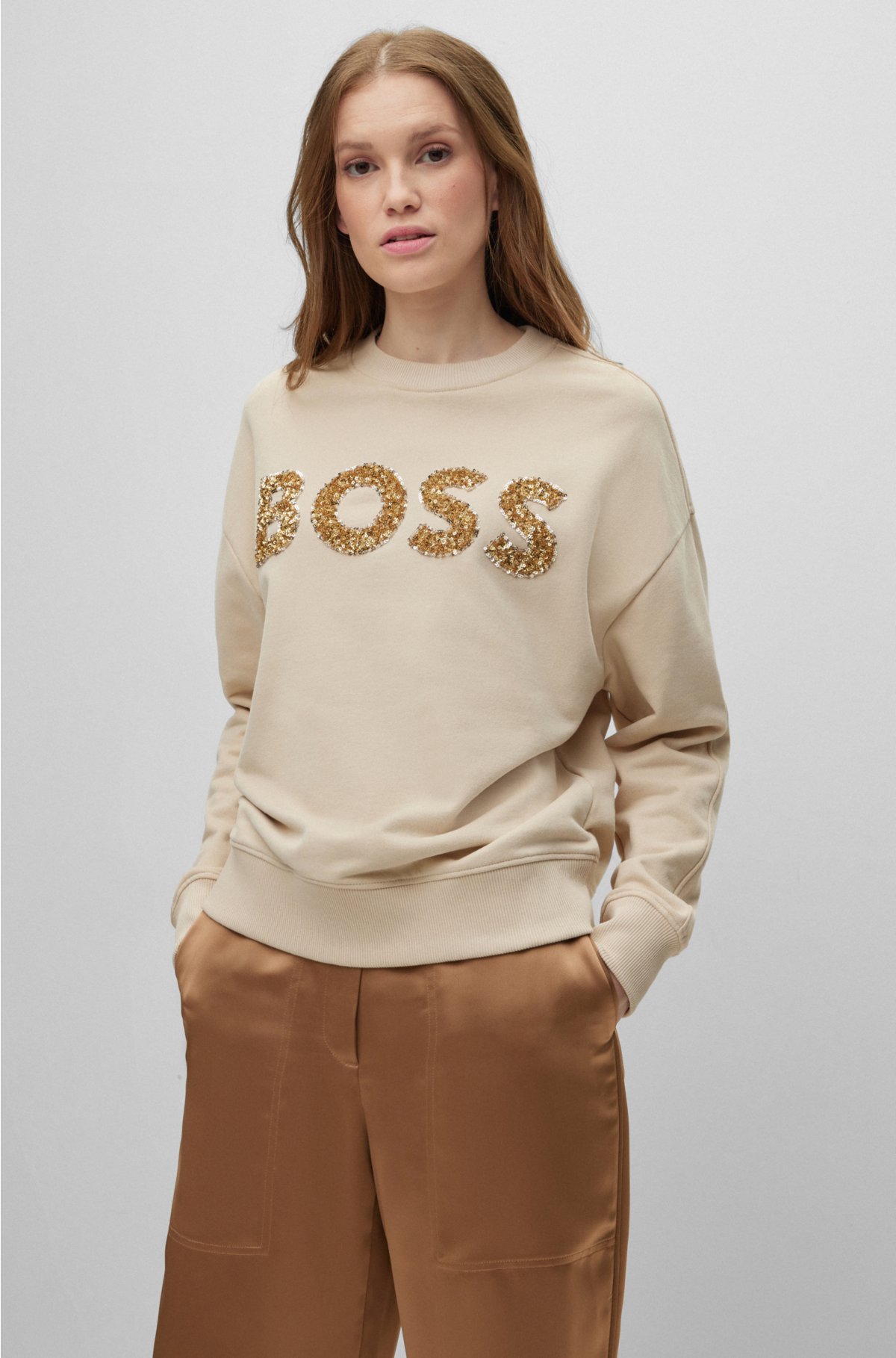 BOSS - sweater overstørrelse med paillet-logo