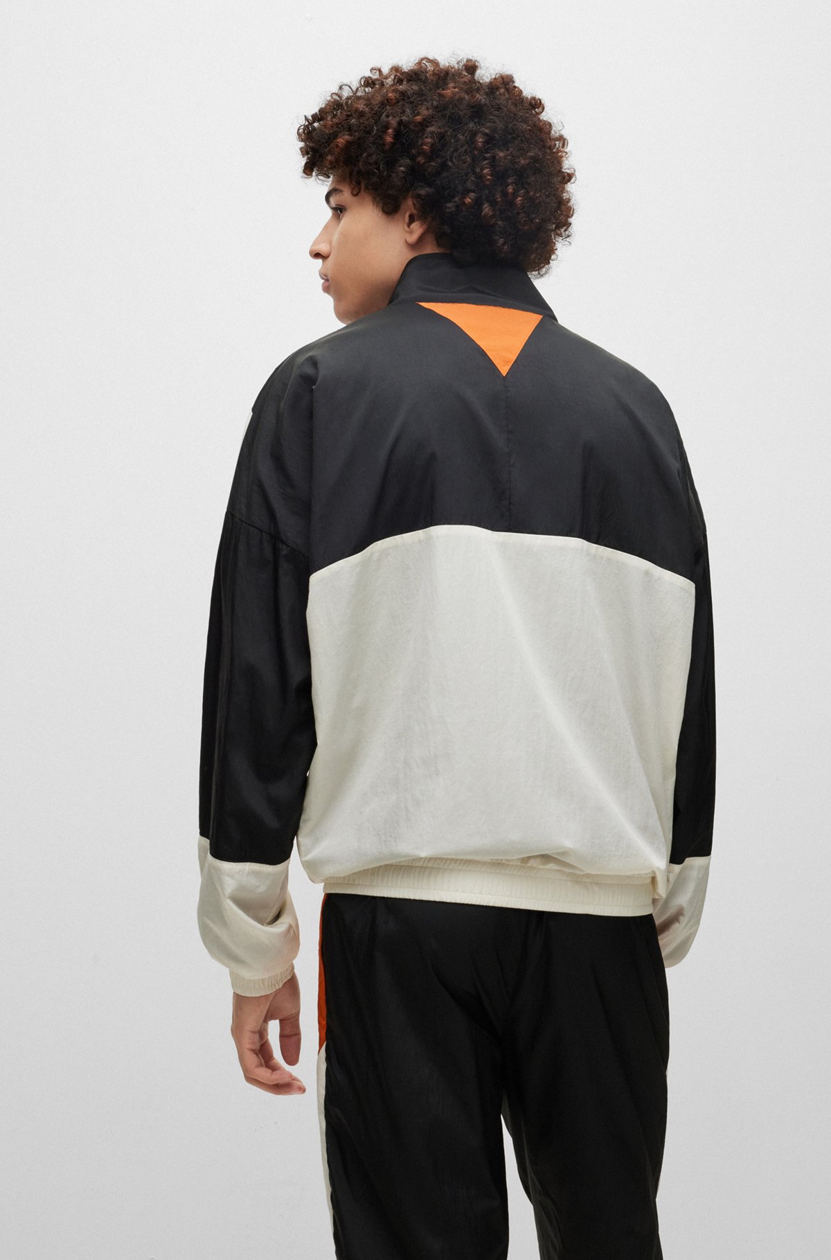 Colour-blocked zip-up jacket with logo print, Black