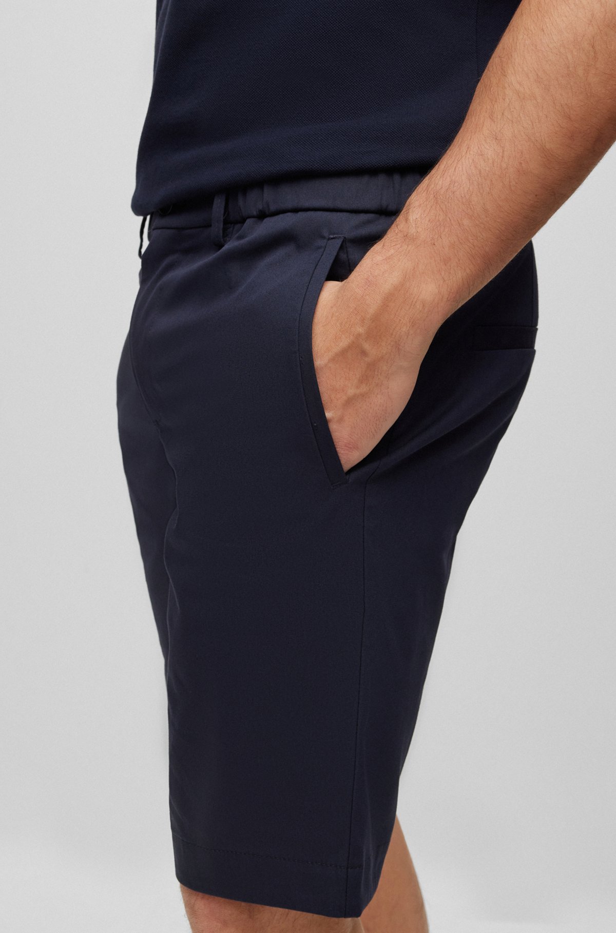Shorts i slank pasform i en økologisk bomuldsblanding, Mørkeblå
