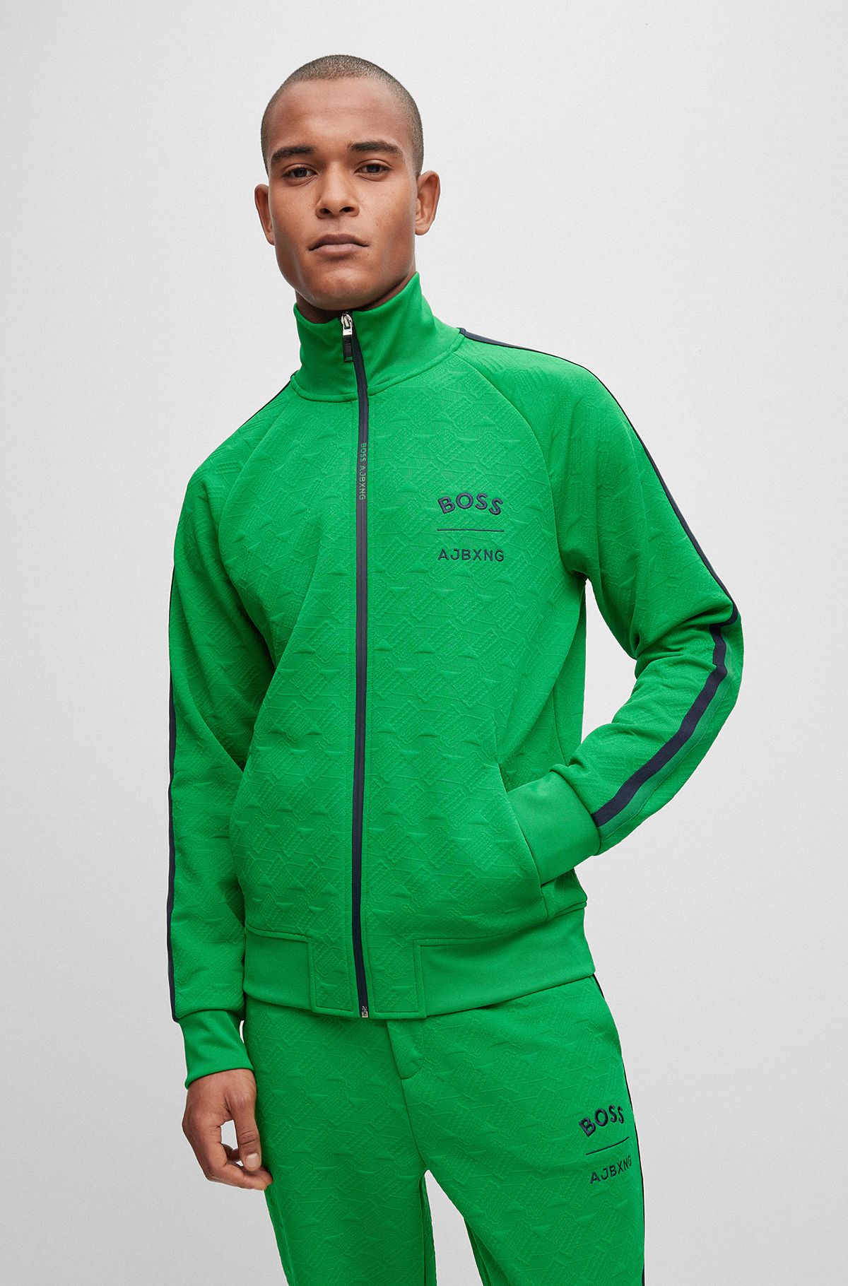 BOSS x AJBXNG Relaxed-Fit Sweatshirt mit Reißverschluss und durchgehenden Monogrammen, Grün