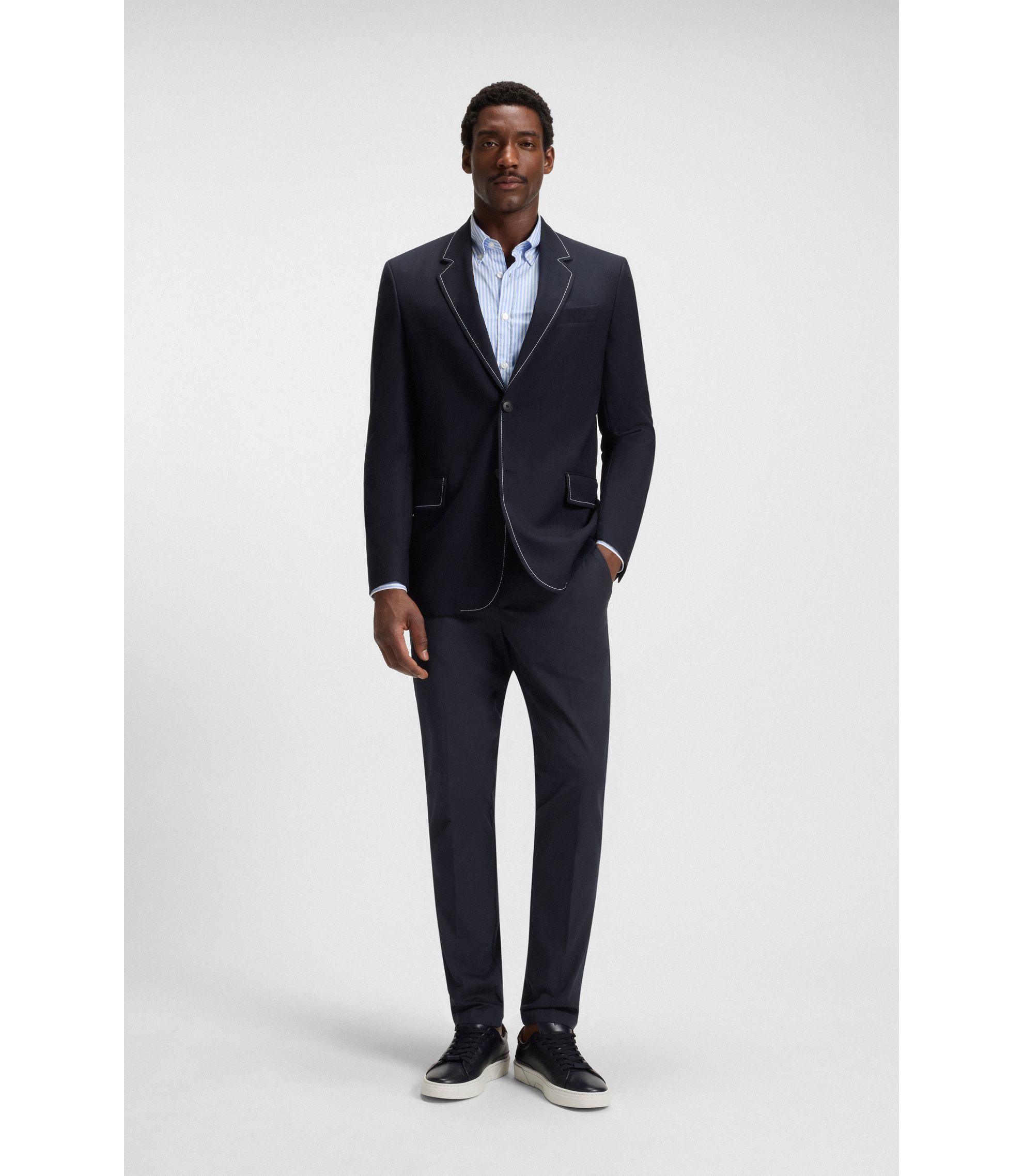 hbeu50487754_404_300?wid=1980&