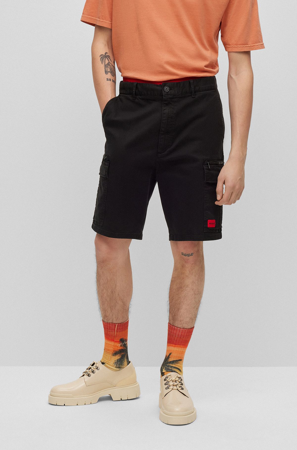 Stretch-cotton cargo shorts with red logo label, Black