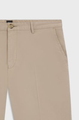 Shorts slim fit en tejido de gabardina de algod&oacute;n el&aacute;stico, Beige claro