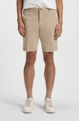 Slim-Fit Shorts aus elastischer Baumwoll-Gabardine, Hellbeige