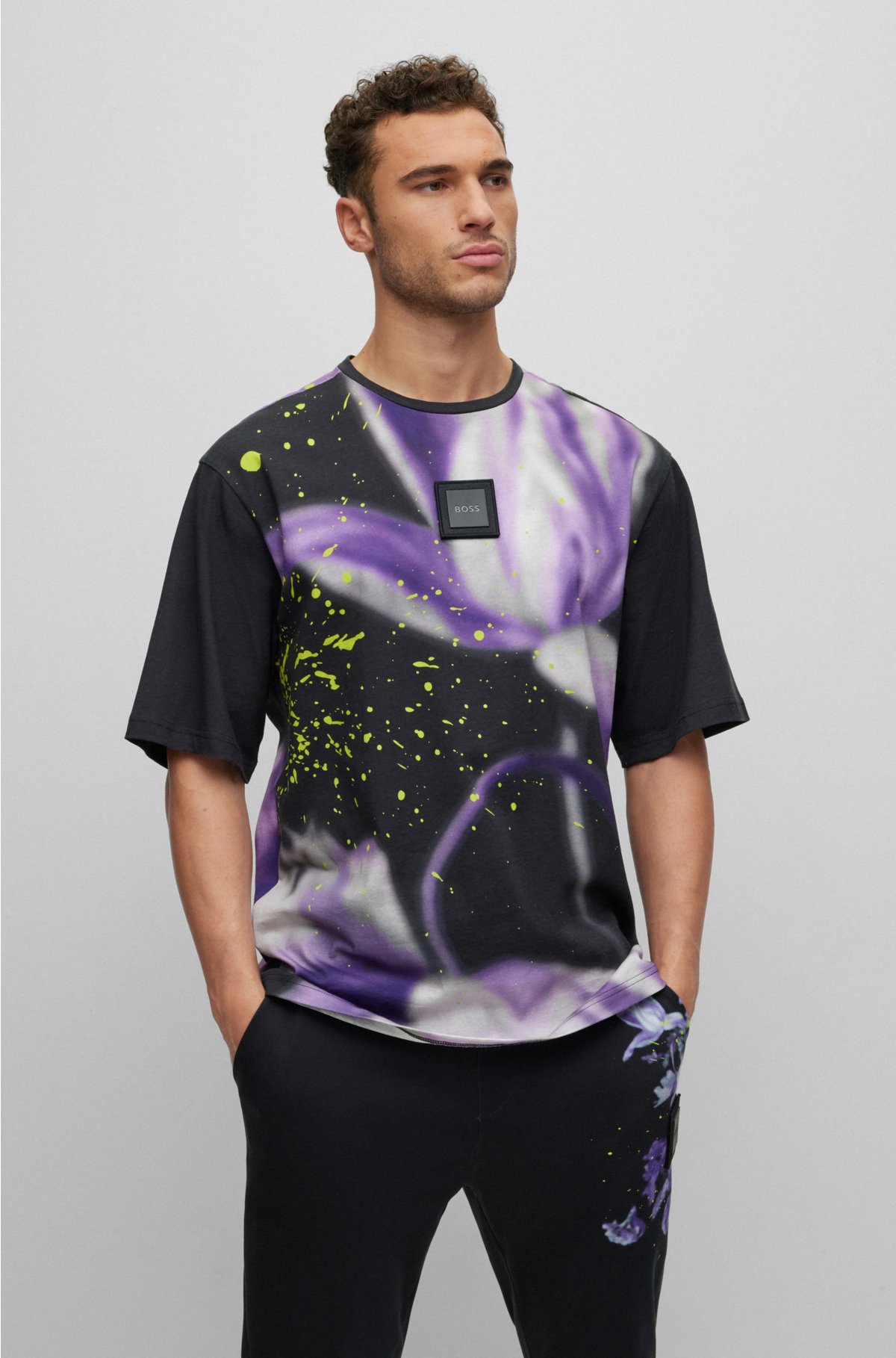 Ideaal boete Aanbeveling BOSS - T-shirt van katoenen jersey met bloemenprint en logopatch