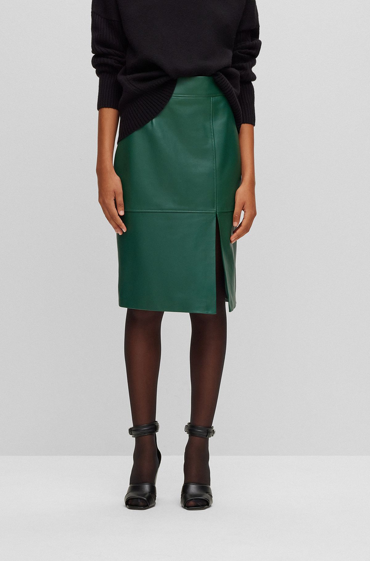 Slim-fit pencil skirt in leather, Dark Green