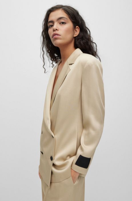 | Beige | HUGO BOSS  | Beige | HUGO BOSS