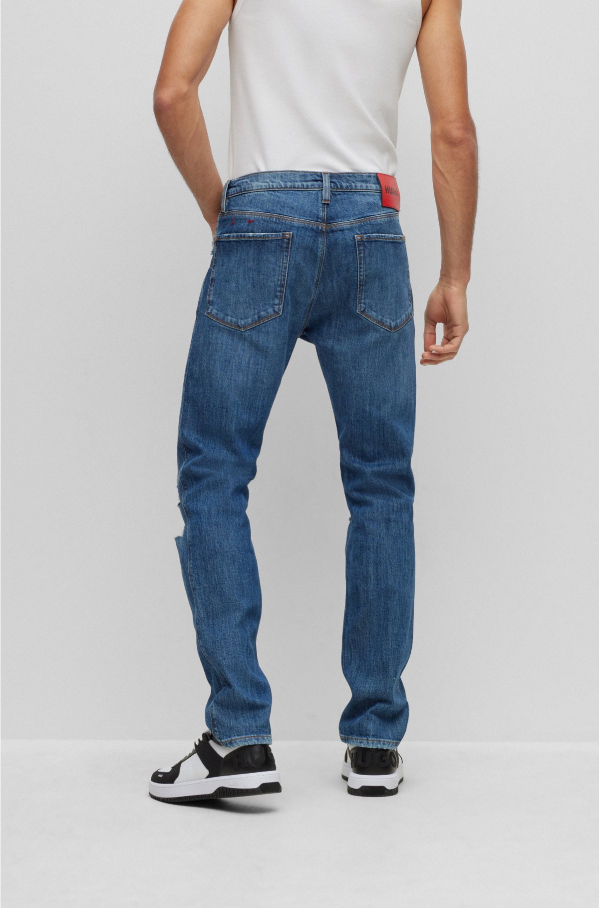 Slim-fit jeans in lightweight blue denim
