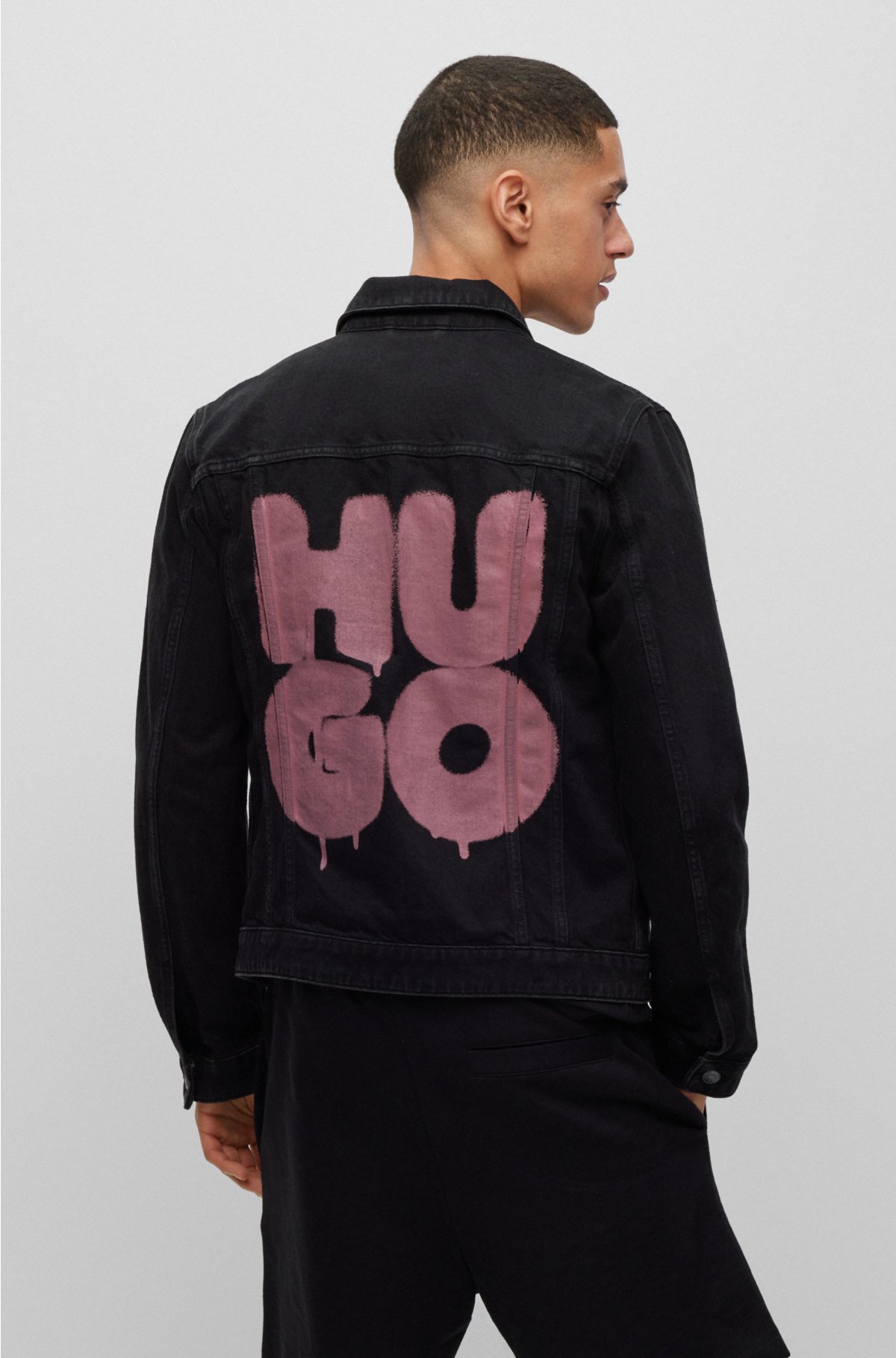 ungdomskriminalitet Messing sammentrækning HUGO - Regular-fit denim jacket with graffiti-style stacked logos