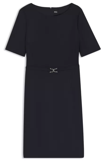 Robe en laine vierge avec ceinture à garnitures en métal