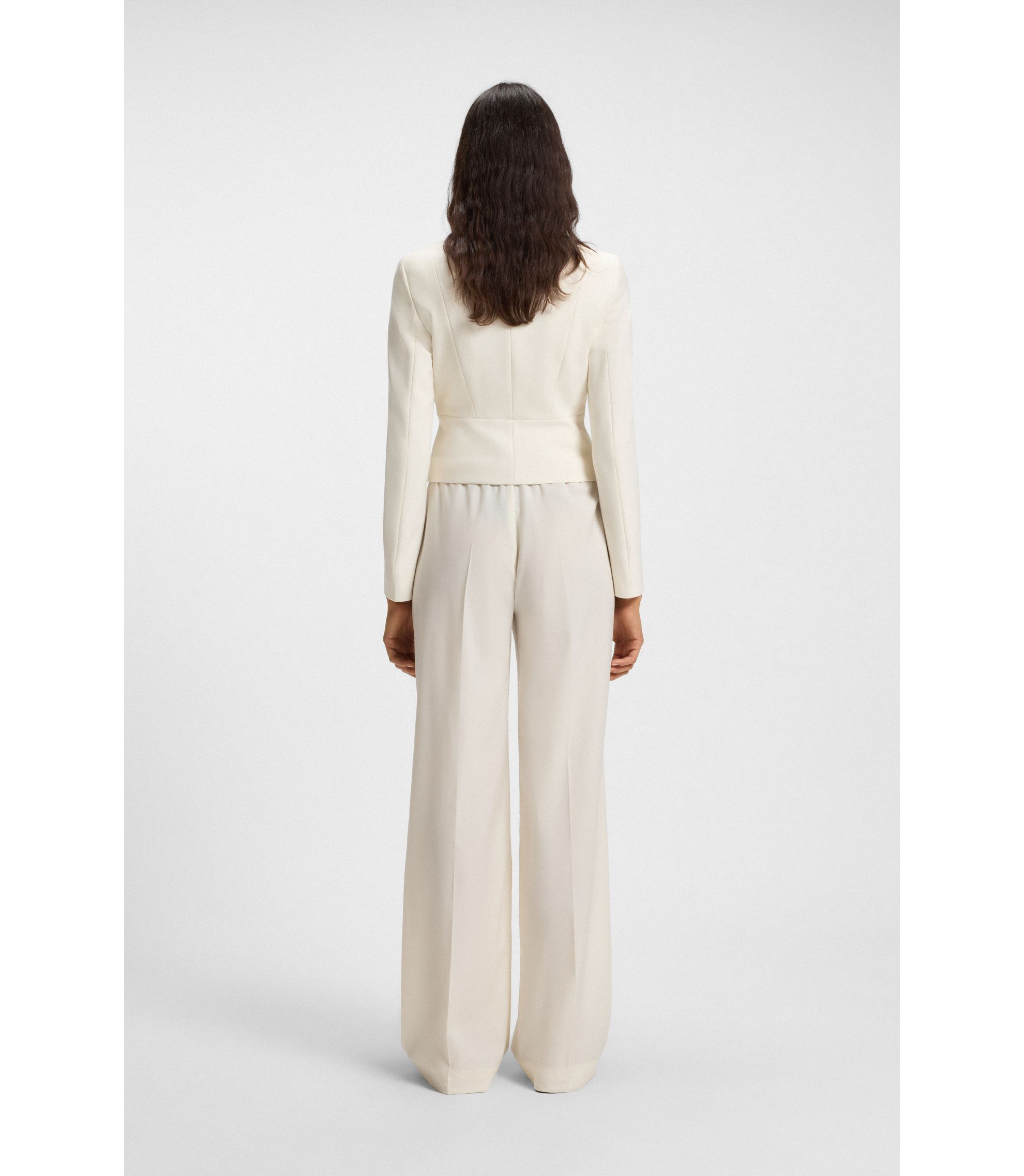 hbeu50490043_118_360?wid=1980&