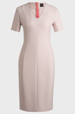 Kleid aus elastischem Gewebe mit V-Ausschnitt, Hellrosa