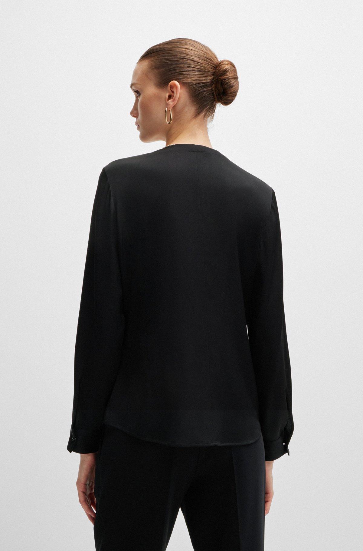 Блузка из эластичного шелкового крепдешина с присборенным вырезом, Черный