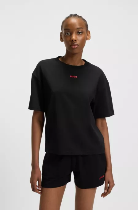 Relaxed-fit T-shirt in soft jersey with contrast logo