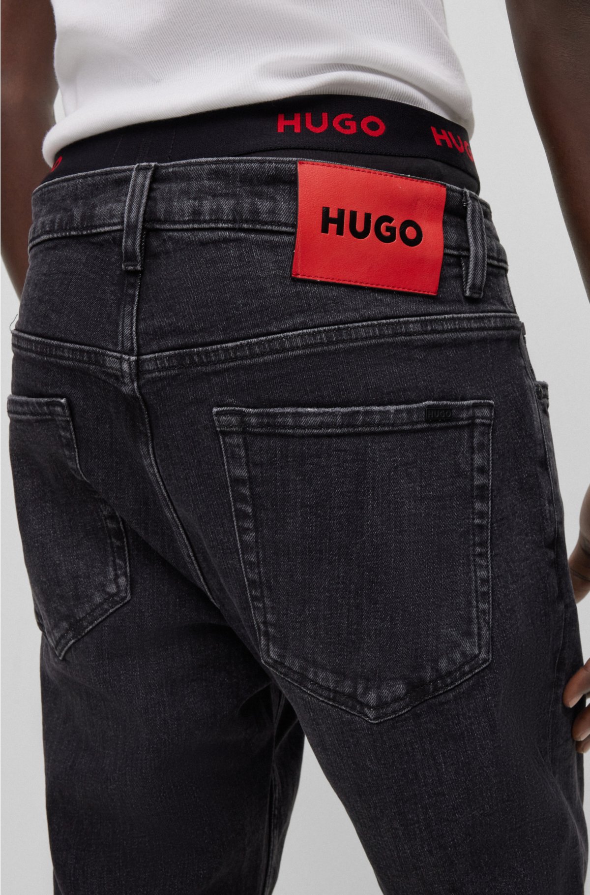 Regular-fit in HUGO jeans - black denim comfort-stretch