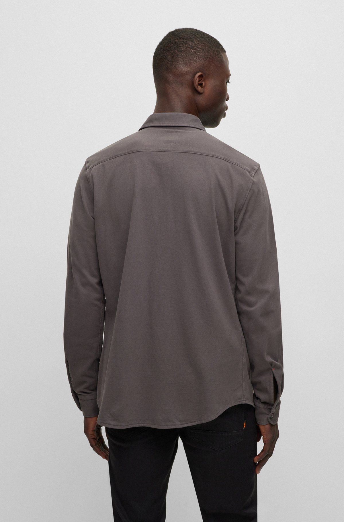 Slim-fit overhemd van garment-dyed katoenen jersey, Donkerbruin