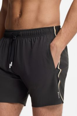 Short de bain avec rayures embl&eacute;matiques et logo, Gris sombre