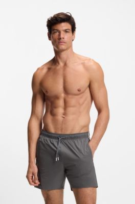 Short de bain avec rayures embl&eacute;matiques et logo, Gris sombre