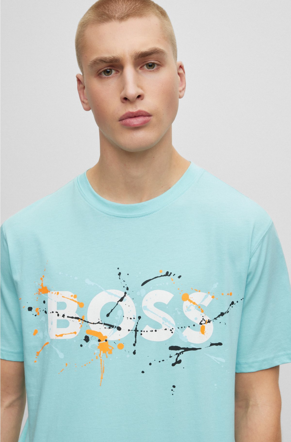 BOSS - T-shirt i bomuldsjersey farverig logografik