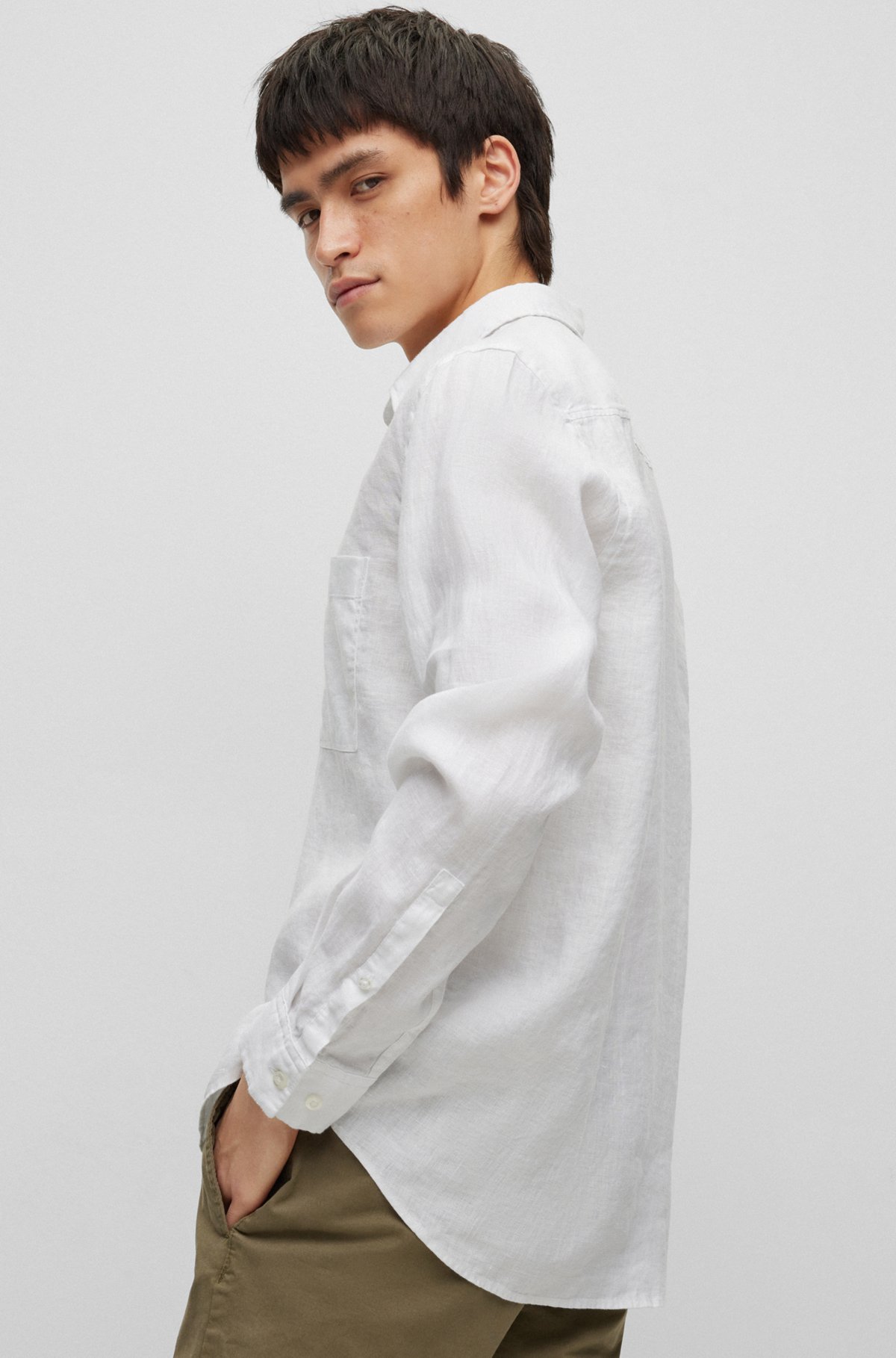 Relaxed-fit long-sleeved shirt in pure linen, White