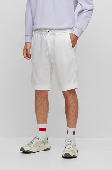 Slim-fit shorts with a straight leg, White