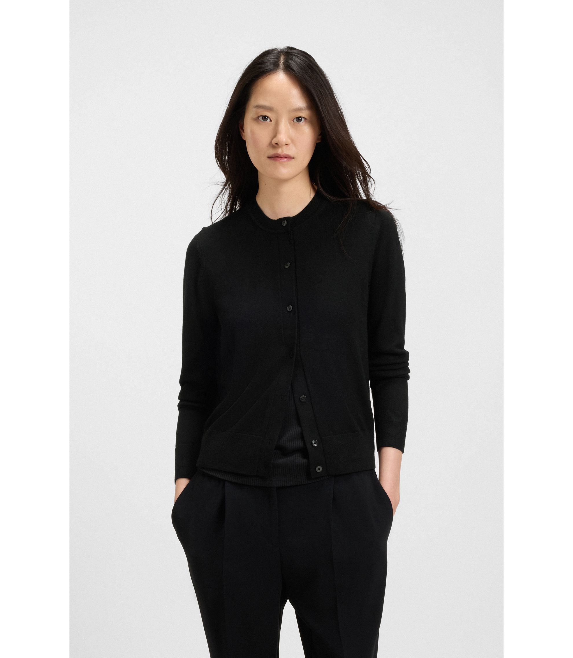 Cardigan aus Merinowolle mit Knöpfen auf der Vorderseite