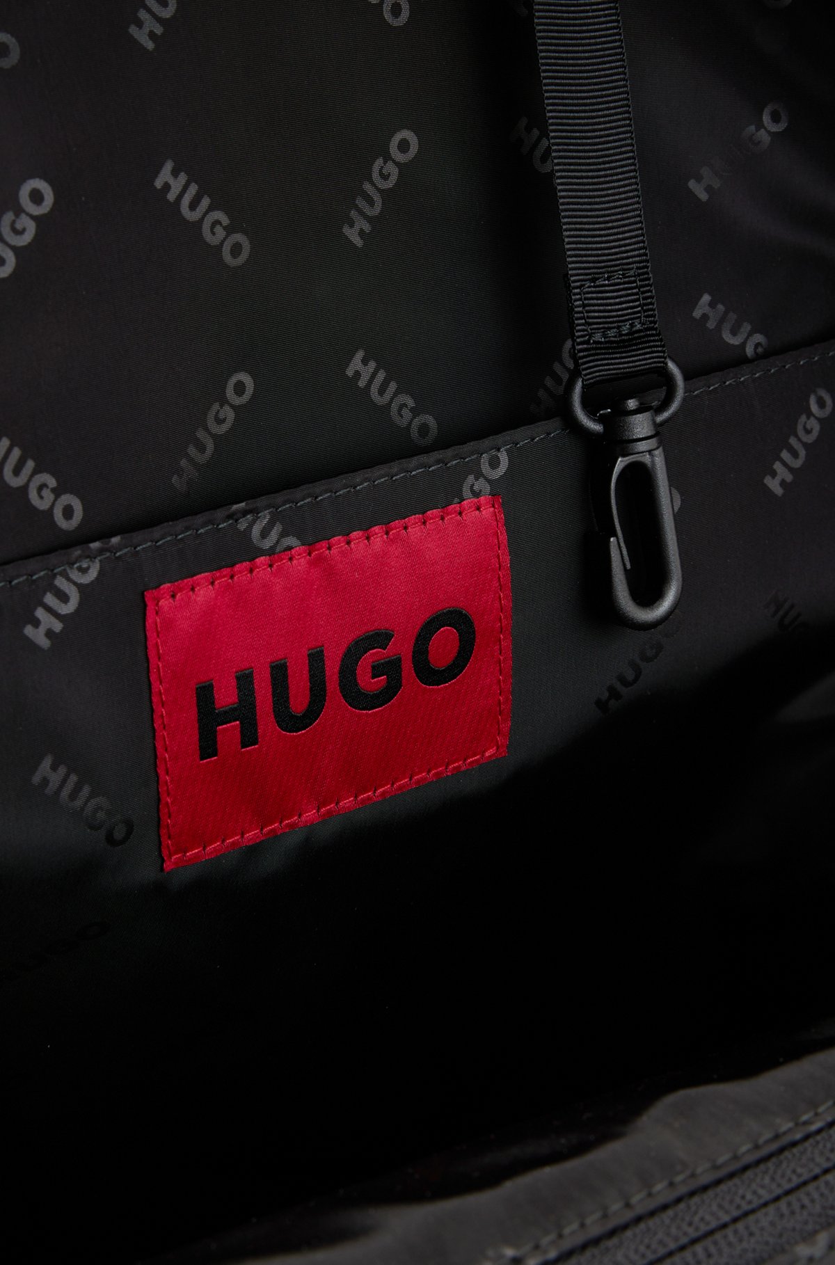 HUGO - リサイクルファブリック バックパック レッドロゴラベル