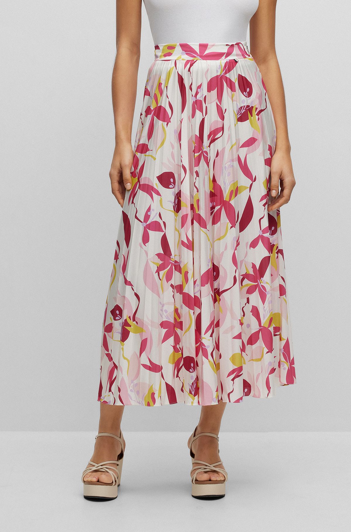 Plissé skirt with all-over seasonal print, Patterned