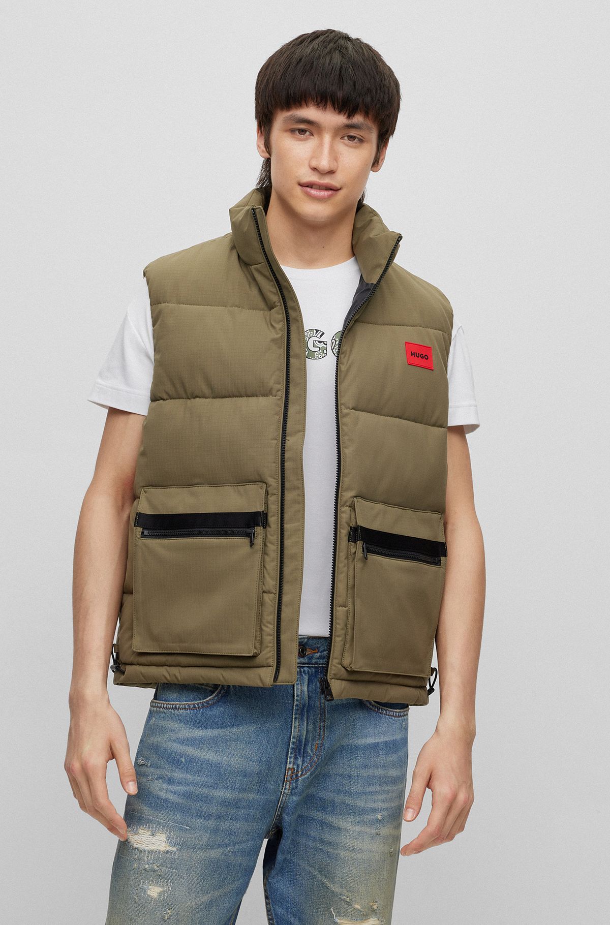 Water-repellent gilet with red logo badge, Khaki
