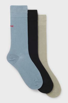 Lot de trois paires de chaussettes de longueur r&eacute;guli&egrave;re avec logos, Beige / Noir / Bleu