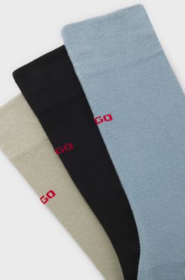 Lot de trois paires de chaussettes de longueur r&eacute;guli&egrave;re avec logos, Beige / Noir / Bleu