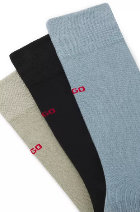 Three-pack of regular-length socks with logos
