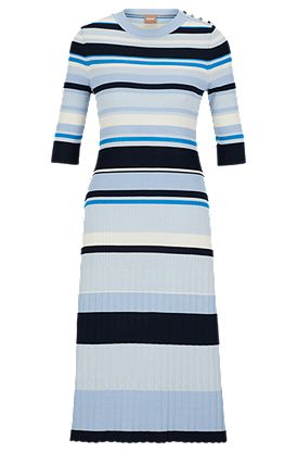 Robe en maille côtelée avec finition boutonnée