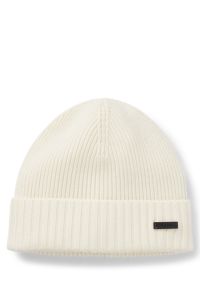 Beanie hat in virgin wool with logo plaque, White