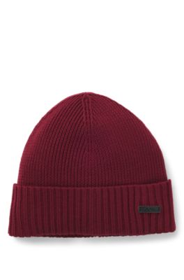 Beanie hat in virgin wool with logo plaque, Dark Red