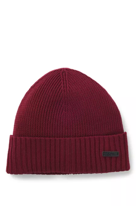 Beanie hat in virgin wool with logo plaque